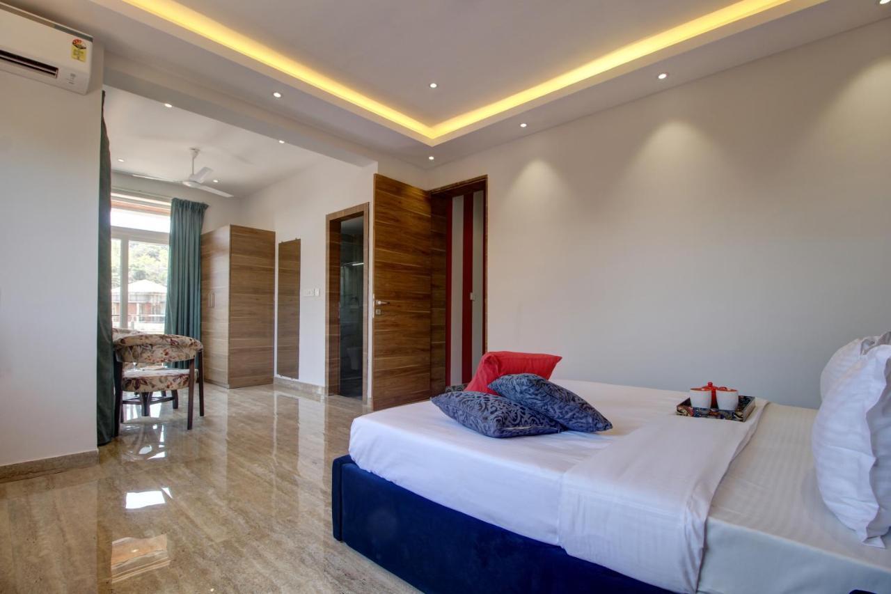 Euphoria Luxury Villa - 5Bhk - Private Pool - Jacuzzi, Baga Luaran gambar